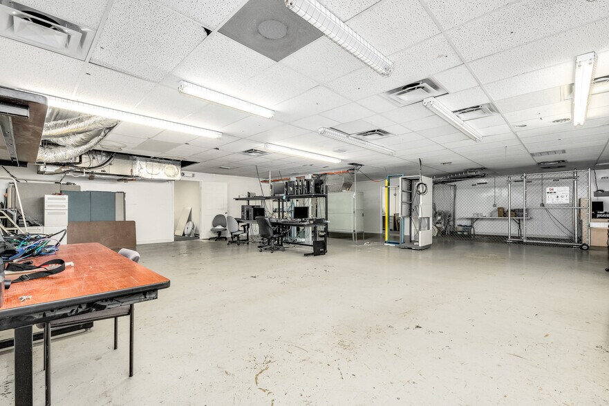 More Photos Of 902 E New Haven Ave, Melbourne Coworking Space