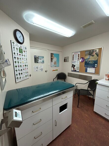 More Photos Of 620 Fanshawe Park Rd E, London Medical For Sale