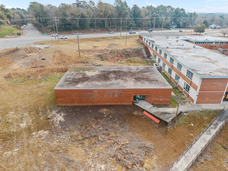 More Photos Of 711 N Chapin Rd, Aberdeen Flex For Sale