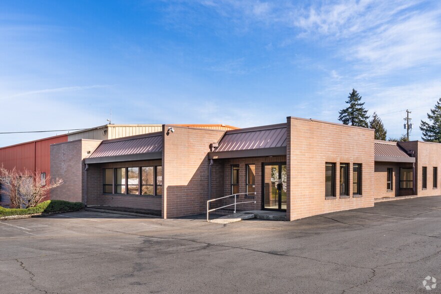More Photos Of 6455 NE Columbia Blvd, Portland Warehouse For Lease