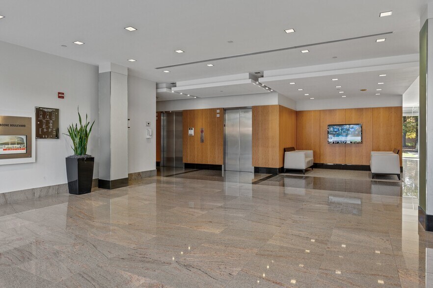 More Photos Of 8229 Boone Blvd, Vienna Unknown For Lease