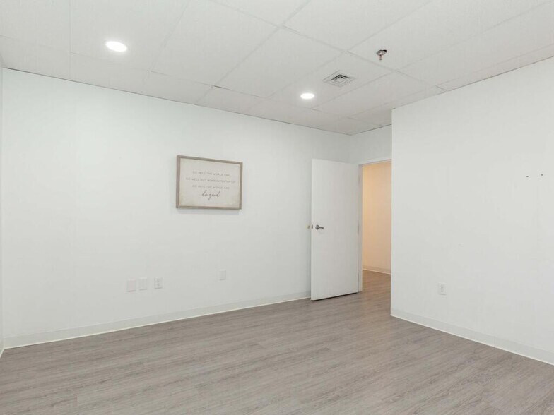 More Photos Of 449 Silas Deane Hwy, Wethersfield Medical For Lease