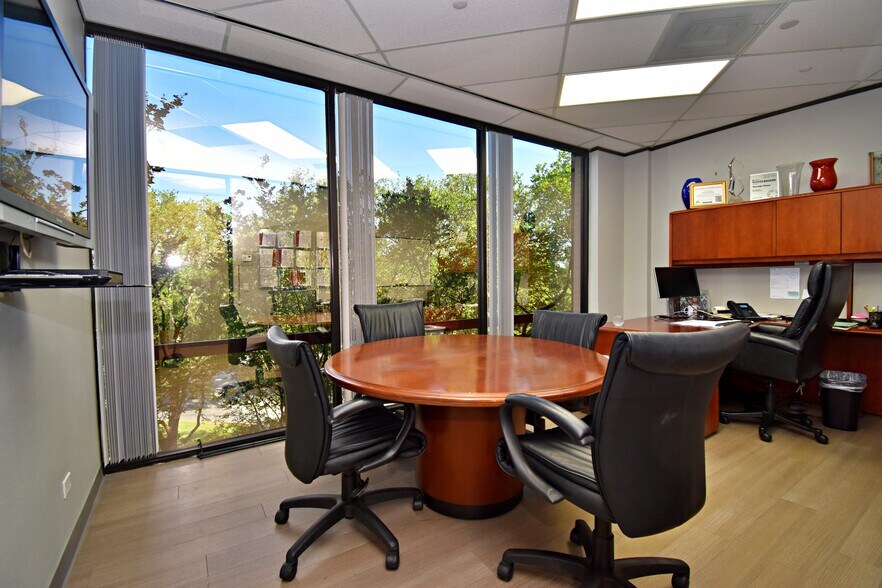 More Photos Of 11550 W IH-10, San Antonio Office For Lease