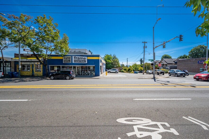 More Photos Of 305 NE 45th St, Seattle Storefront For Sale