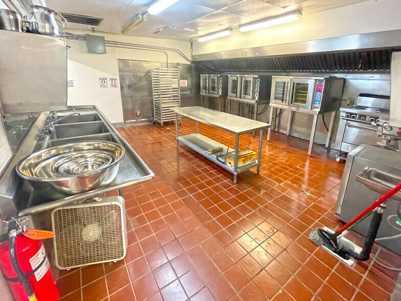 More Photos Of 1240 47th Ave, Oakland Warehouse For Sale