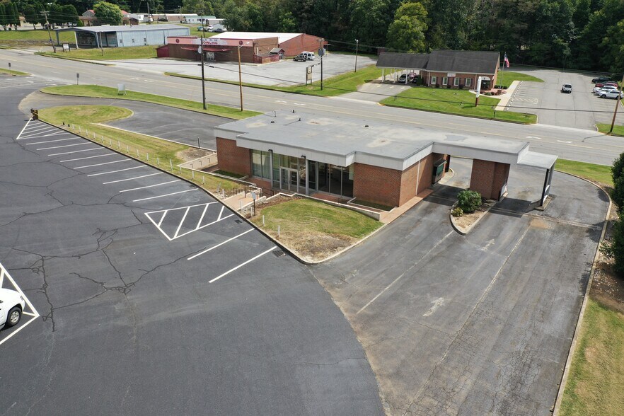 More Photos Of 544 E Stuart Dr, Galax Unknown For Lease