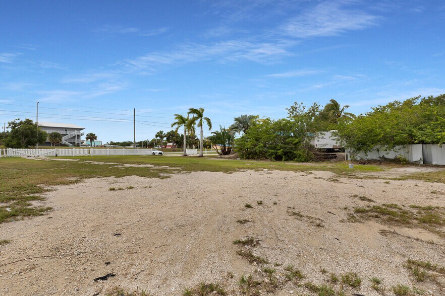 More Photos Of 21423 Overseas Hwy, Cudjoe Key Freestanding For Lease