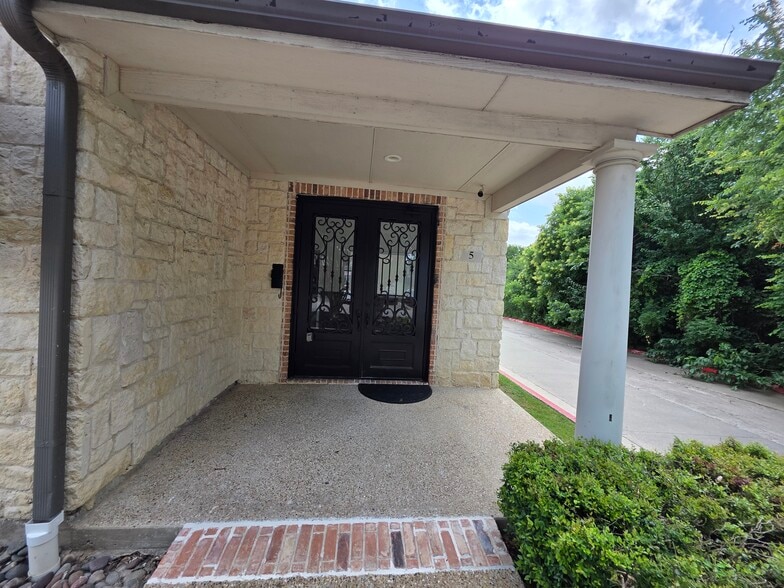 More Photos Of 5601-5605 Virginia Pky, McKinney Medical For Lease