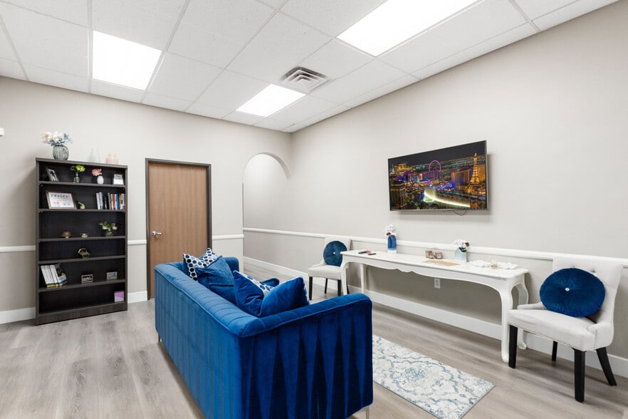 More Photos Of 7656 W Sahara Ave, Las Vegas Medical For Lease