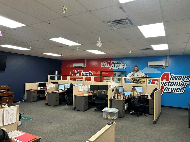 More Photos Of 905 Messenger Ln, Moore Light Manufacturing For Lease
