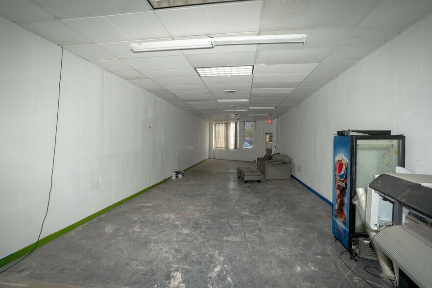 More Photos Of 14049-14051 Gratiot Ave, Detroit Storefront Retail Office For Sale