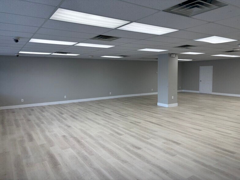 More Photos Of 662 Goffle Rd, Hawthorne Unknown For Lease