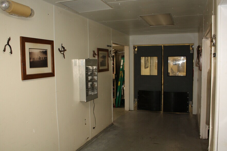 More Photos Of 174 NW 9th ave, Mulberry Distribution For Sale
