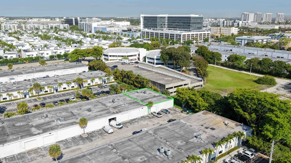 More Photos Of 8111-8119 NW 33rd St, Miami Warehouse For Sale