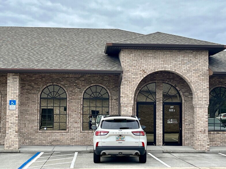 More Photos Of 197 Bouganvillea Dr, Rockledge Medical For Lease