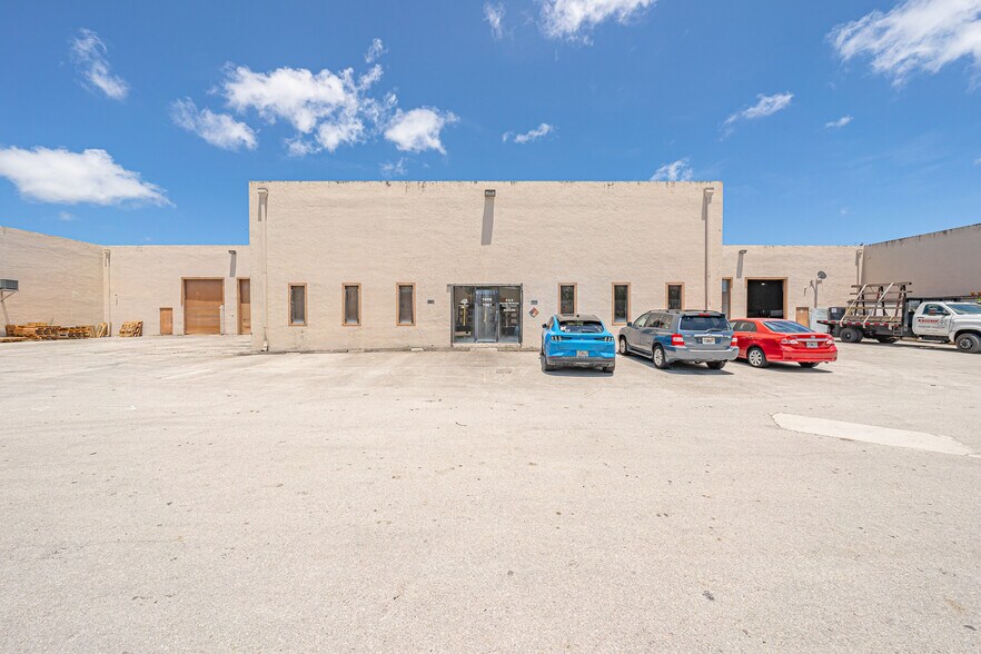 More Photos Of 1959 Dr Martin Luther King Jr Blvd, Pompano Beach Warehouse For Lease