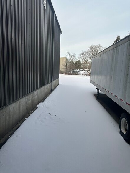 More Photos Of 22 A St, Edgartown Warehouse For Sale