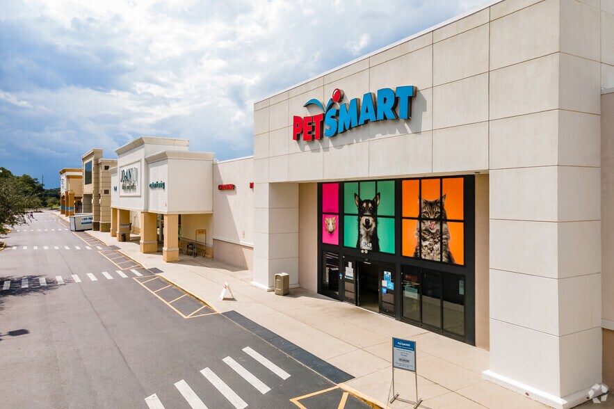 More Photos Of 6200-6290 Commerce Palms Blvd, Tampa Palms General Retail For Lease