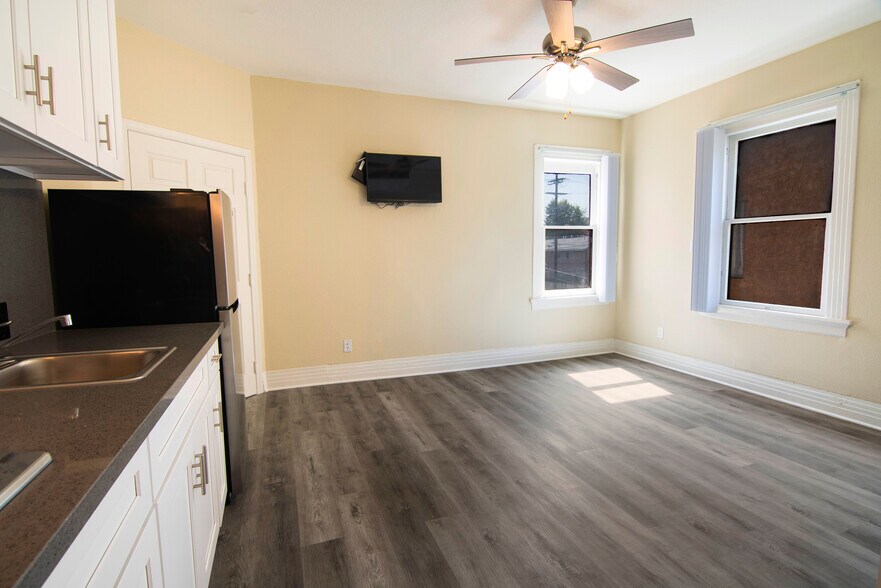 More Photos Of 1703 Toberman St, Los Angeles Apartments For Sale