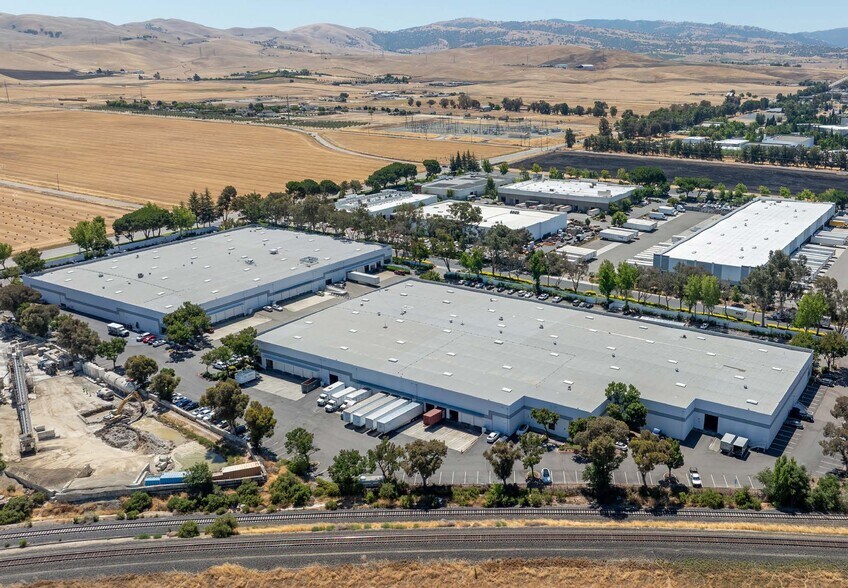 More Photos Of 7888 Marathon Dr, Livermore Warehouse For Lease