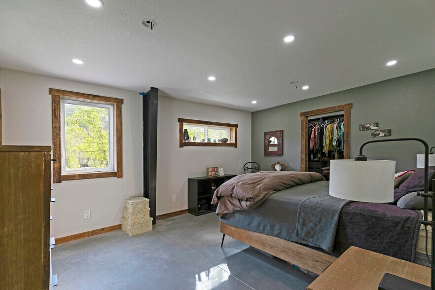 More Photos Of 125 & 139 Hannon Ln, Darby Restaurant For Sale