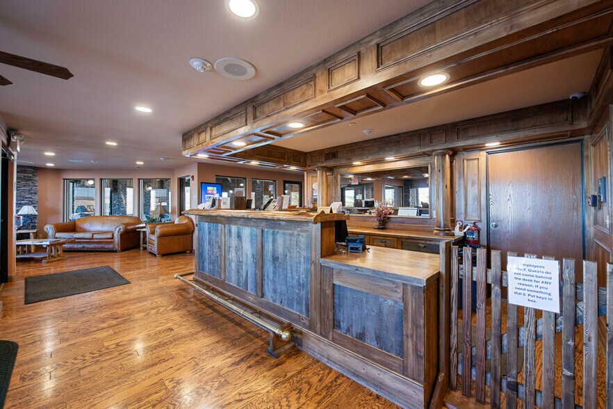 More Photos Of 1424 W Pine St, Pinedale Hotel For Sale
