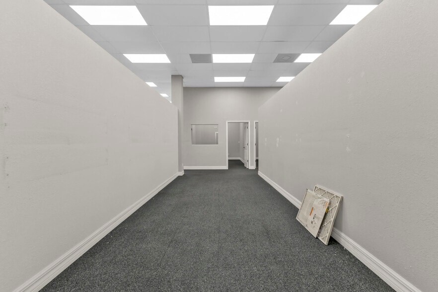 More Photos Of 4694 Tamiami Trl, Port Charlotte Freestanding For Lease