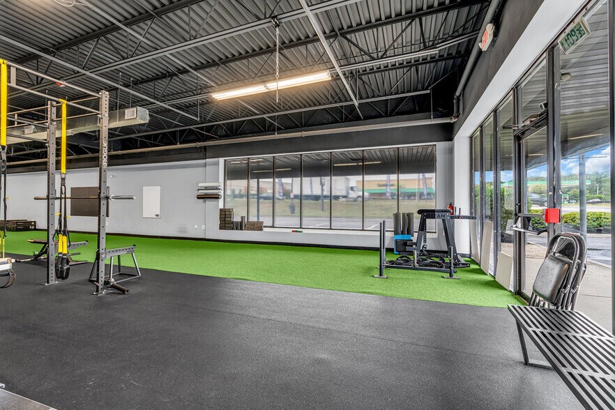 More Photos Of 781 Brick Blvd, Brick General Retail For Lease