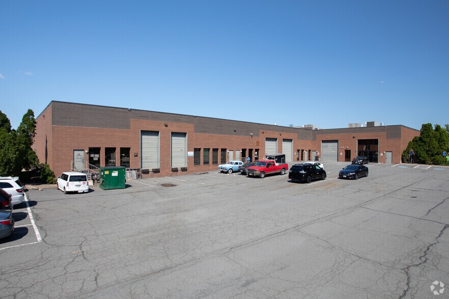 More Photos Of 14101 Parke Long Ct, Chantilly Flex For Sale