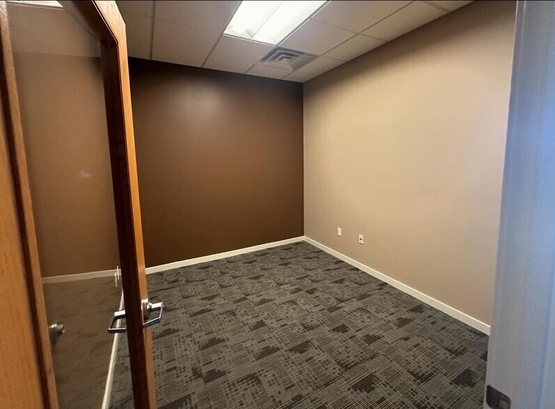 More Photos Of 500 E Michigan Ave, Lansing Apartments For Lease