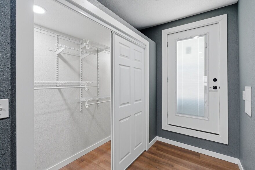 More Photos Of 302 N Main St, Newton Office Residential For Sale
