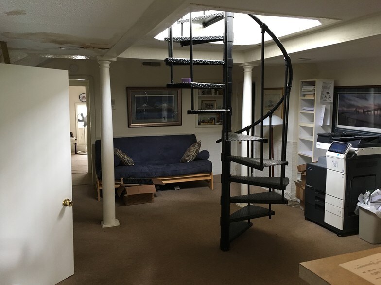 More Photos Of 635 E Bay St, Charleston Office Residential For Lease