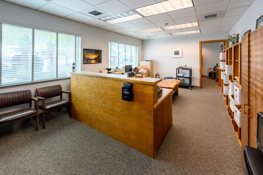 More Photos Of 296 SW Columbia St, Bend Office For Sale