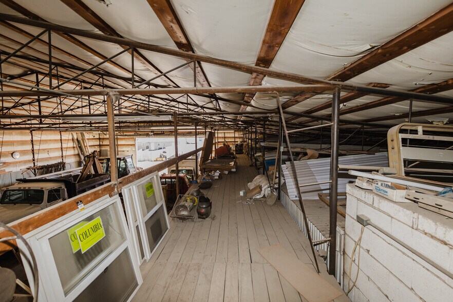 More Photos Of 410 N Commercial Ave, Sedgwick Storefront For Sale