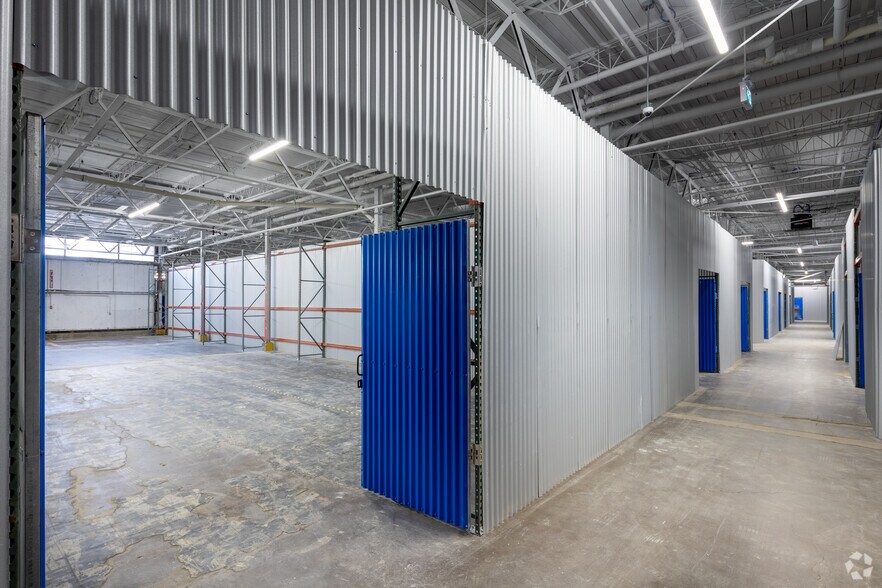 More Photos Of 724 Caledonia Rd, Toronto Warehouse For Lease