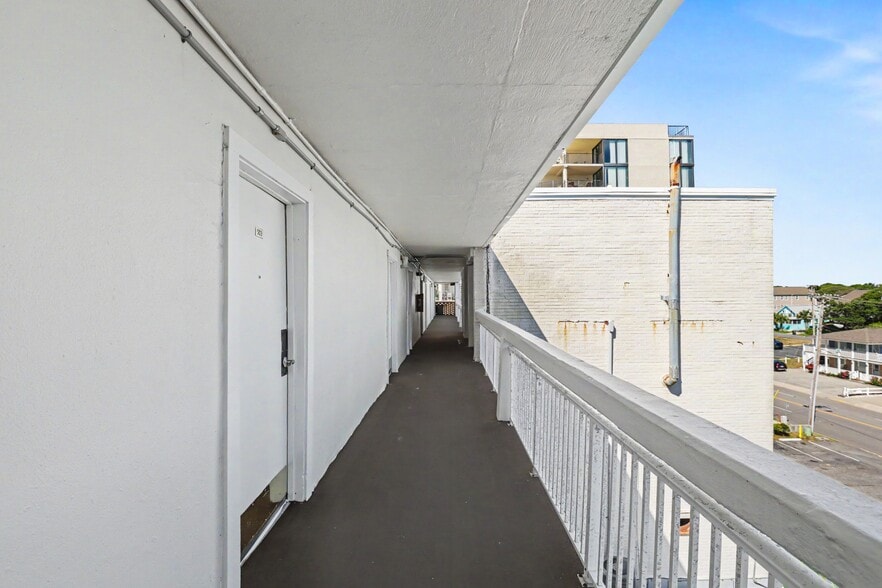 More Photos Of 1415 S Ocean Blvd, North Myrtle Beach Hotel For Sale