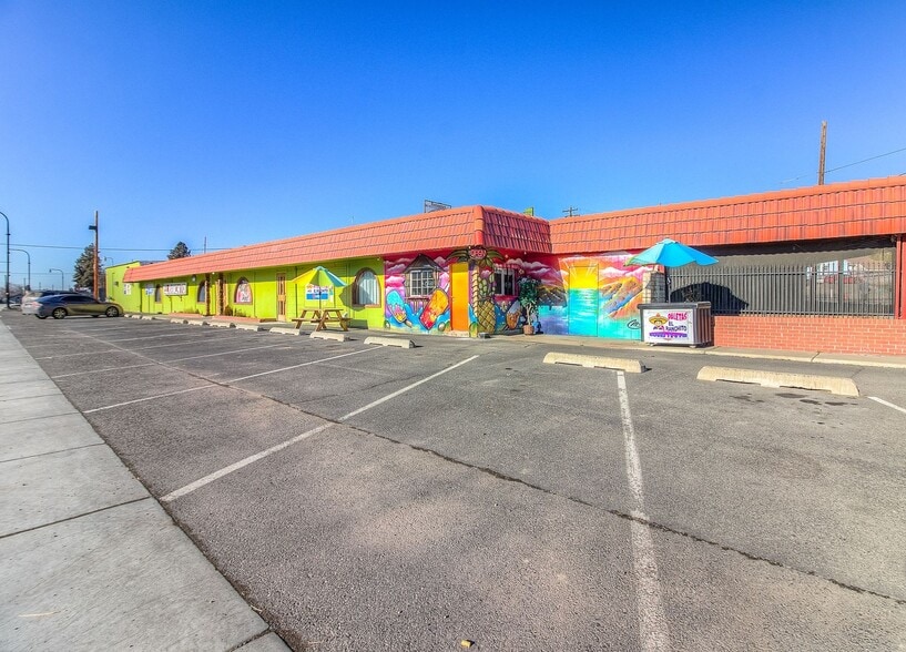 More Photos Of 1319 E 1st Ave, Zillah Restaurant For Sale