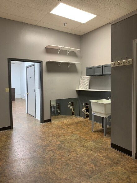 More Photos Of 138-140 Johnny Mercer Blvd, Savannah Unknown For Lease