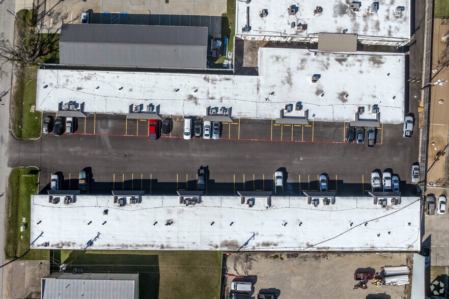 More Photos Of 3604 Mangum Rd, Houston Unknown For Lease