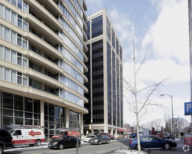 More Photos Of 1600 Wilson Blvd, Arlington Office For Lease