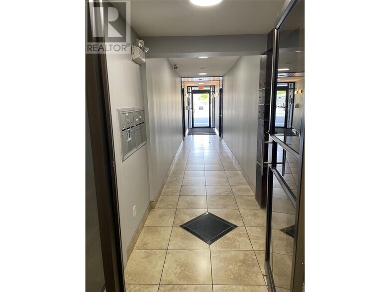 More Photos Of 1455 Ellis St, Kelowna Office Residential For Lease