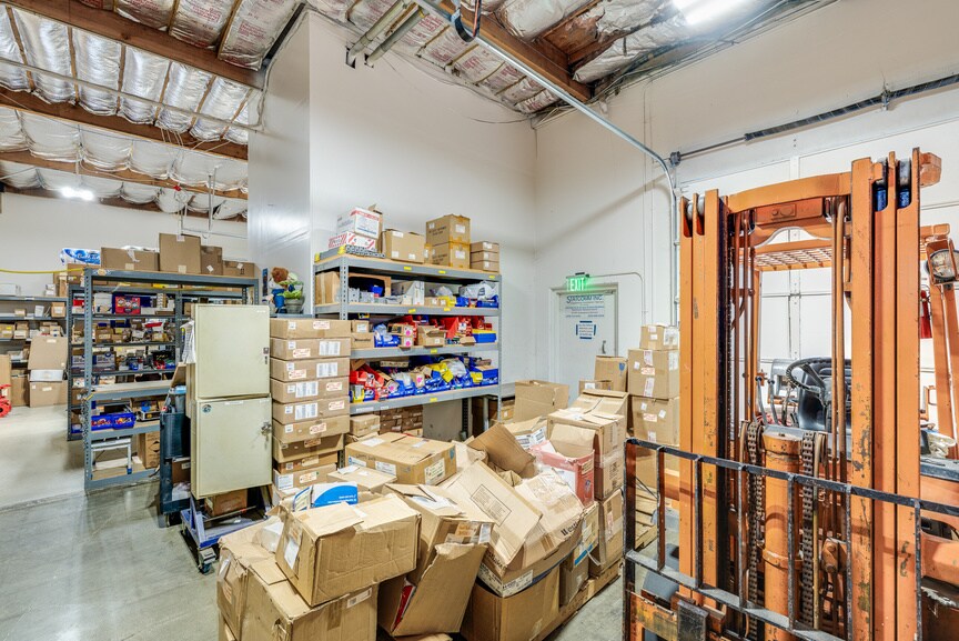 More Photos Of 780 Montague Expy, San Jose Showroom For Lease