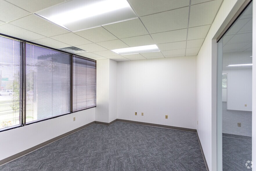 More Photos Of 2505 21st Ave S, Nashville Office For Lease