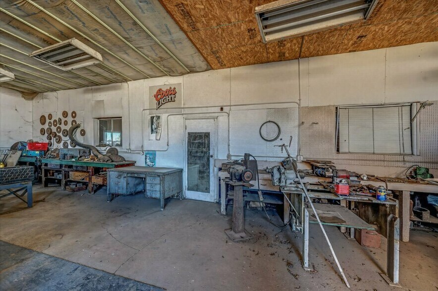 More Photos Of 708 N Pleasant Ave, Fresno Warehouse For Sale