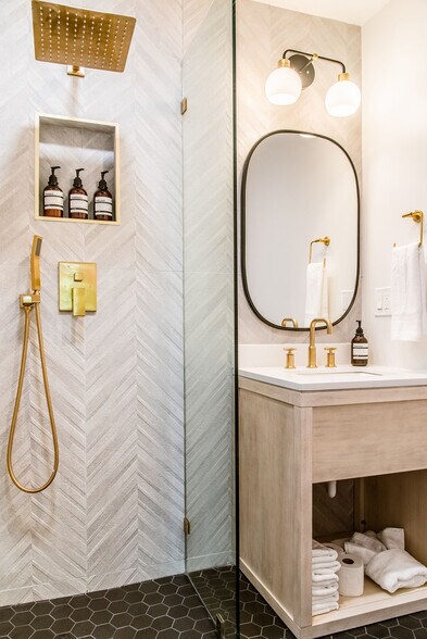 More Photos Of 306 Loch Leven Rd, Lake Arrowhead Hotel For Sale