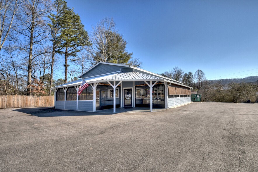 Primary Photo Of 2414 E First St, Blue Ridge Restaurant For Sale