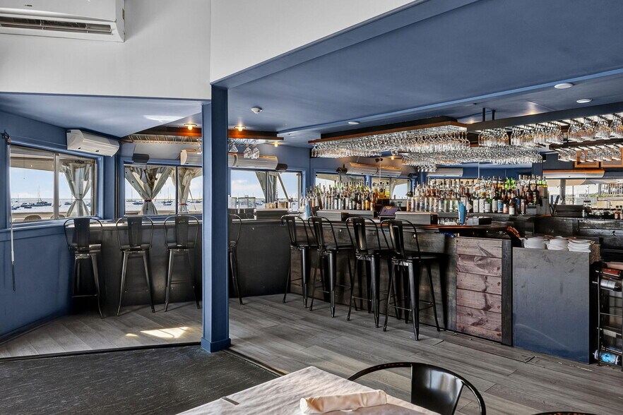 More Photos Of 193A Commercial St, Provincetown Bar For Sale