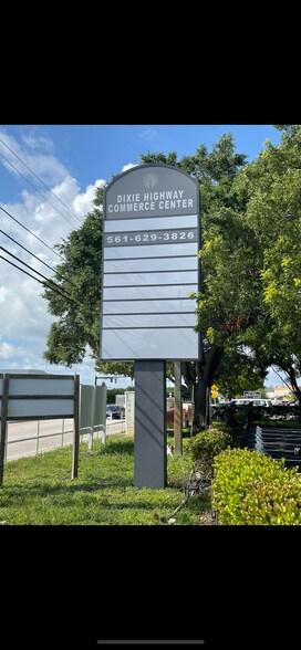 More Photos Of 4141 N Dixie Hwy, Deerfield Beach Warehouse For Lease