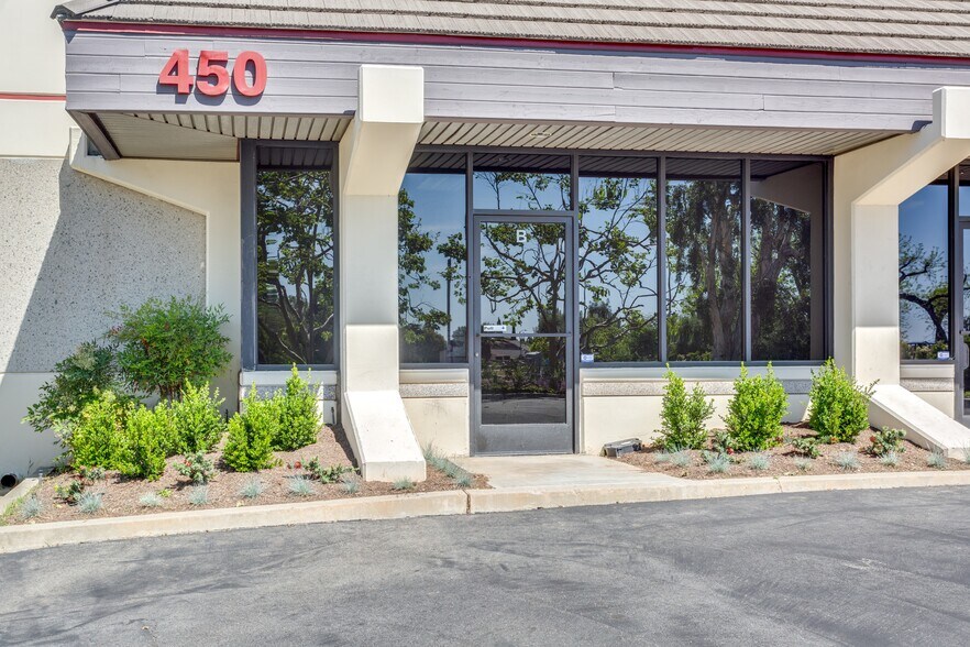 More Photos Of 450 S Lone Hill Ave, San Dimas Warehouse For Lease