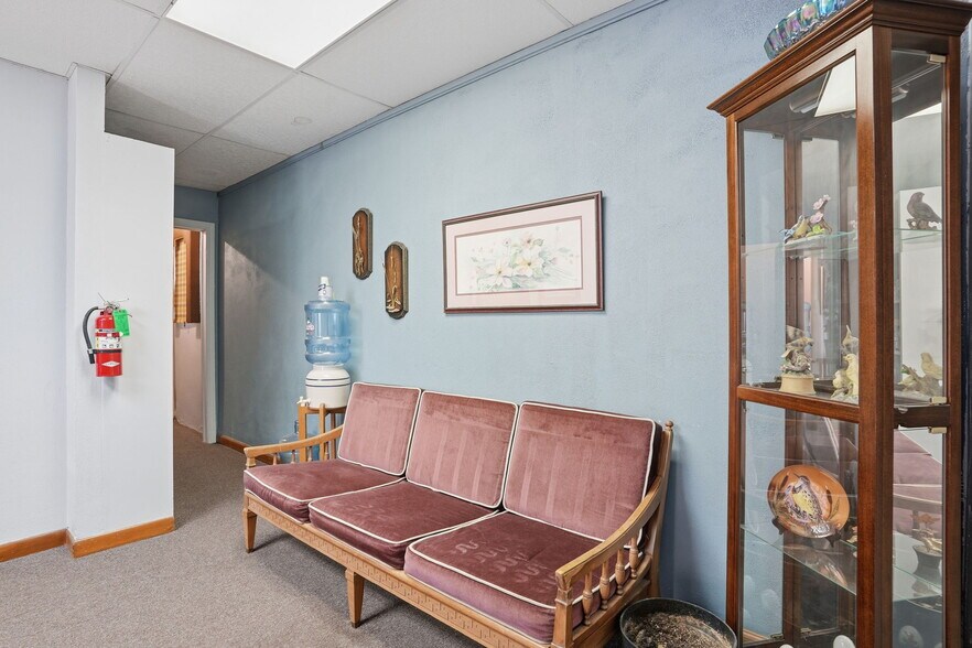 More Photos Of 115 N Jefferson Ave, Elk City Office For Sale